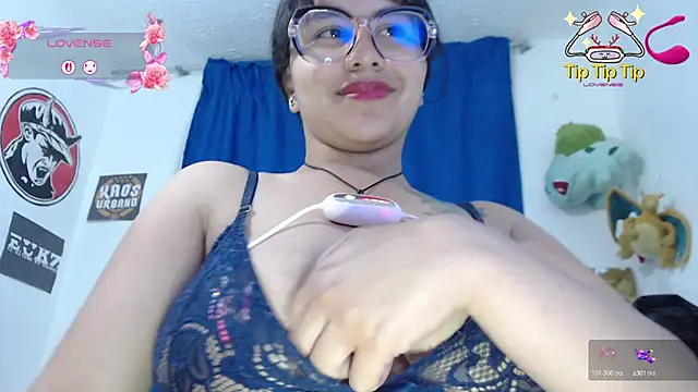 Snapshot of Ximena_29 chatting on 07-13-26, 04:37 Ximena 29 online show from 07-13-26, 04:37
