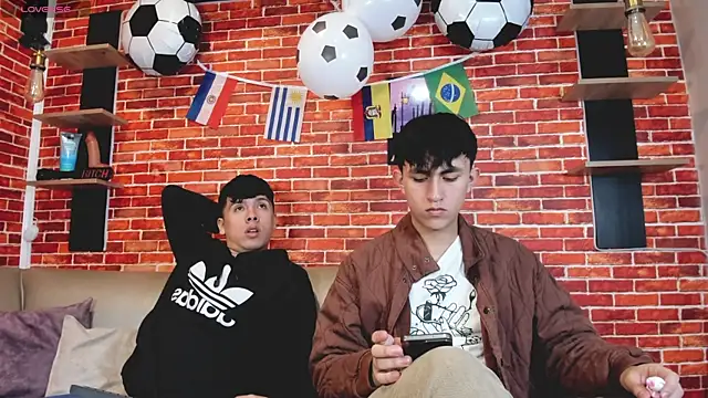 Hoot boyss  online show from 07-08-26, 08:46