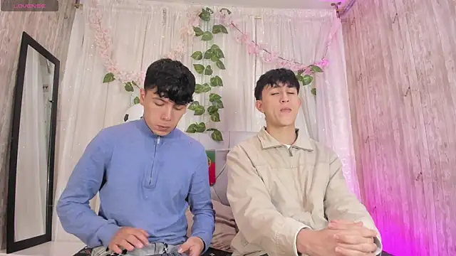Hoot boyss  online show from 07-11-26, 12:52