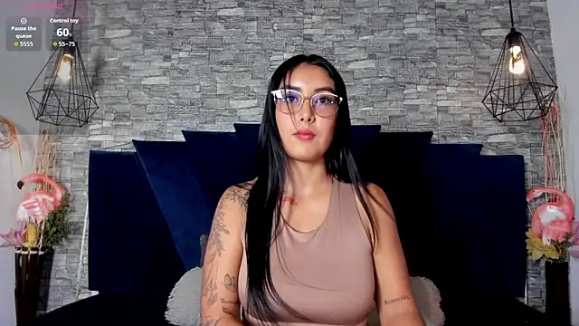 Snapshot of Alaia_22 chatting on 05-26-26, 07:32 Alaia 22 online show from 05-26-26, 07:32