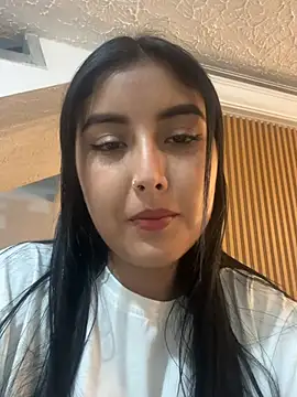Snapshot of Alaia_22 chatting on 05-30-26, 05:26 Alaia 22 online show from 05-30-26, 05:26
