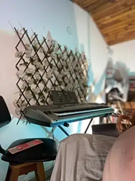 Snapshot of NikkiNix chatting on 06-20-26, 01:03 NikkiNix online show from 06-20-26, 01:03