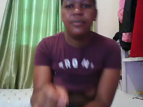Snapshot of sexy_dove chatting on 05-18-26, 02:23 sexy dove online show from 05-18-26, 02:23