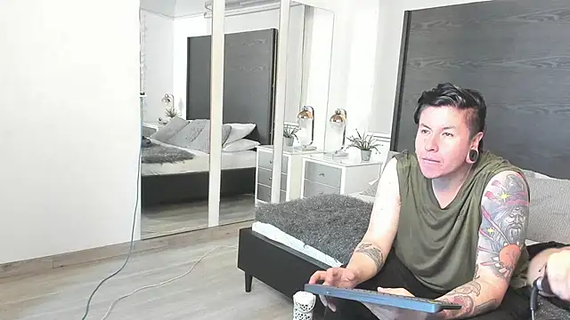 Snapshot of inkedsinners_ chatting on 05-19-26, 12:22 inkedsinners online show from 05-19-26, 12:22