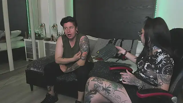 Snapshot of inkedsinners_ chatting on 05-20-26, 12:33 inkedsinners online show from 05-20-26, 12:33