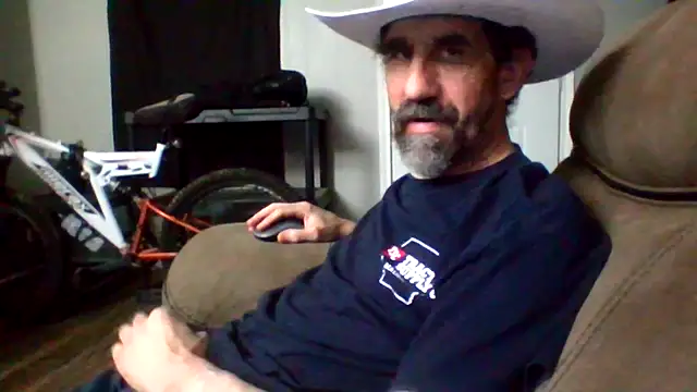 Snapshot of old_Domino chatting on 05-24-26, 11:48 old Domino online show from 05-24-26, 11:48
