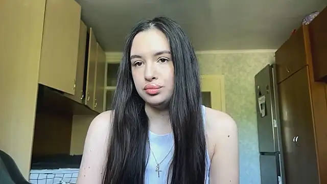 Snapshot of CarolineRu chatting on 05-26-26, 08:32 CarolineRu online show from 05-26-26, 08:32