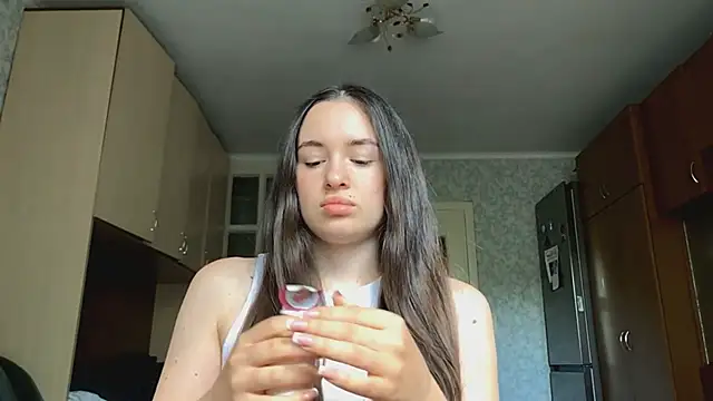 Snapshot of CarolineRu chatting on 05-28-26, 11:40 CarolineRu online show from 05-28-26, 11:40