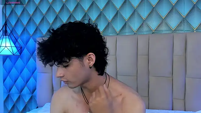 Sofia-Ethan online show from 05-27-26, 06:16