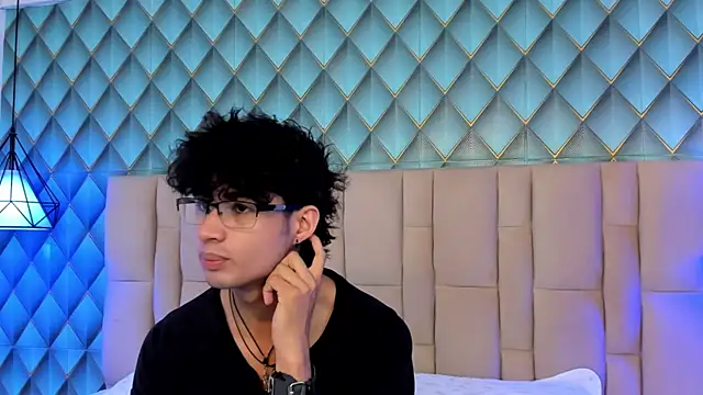 Sofia-Ethan online show from 05-31-26, 01:29