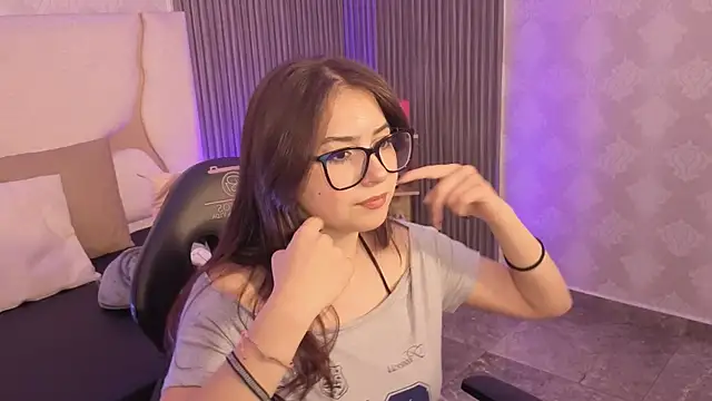 andrea tay1 online show from 06-20-26, 07:16