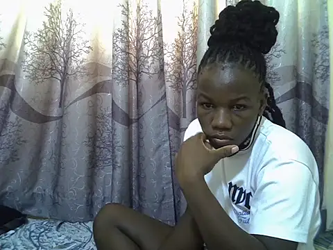 Snapshot of Sweet_elisa001 chatting on 06-21-26, 04:59 Sweet elisa001 online show from 06-21-26, 04:59