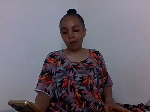 Snapshot of silk_couple1 chatting on 07-18-26, 01:59 silk couple1 online show from 07-18-26, 01:59