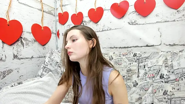 Snapshot of Shyly__Lisa chatting on 06-26-26, 01:21 Shyly Lisa online show from 06-26-26, 01:21