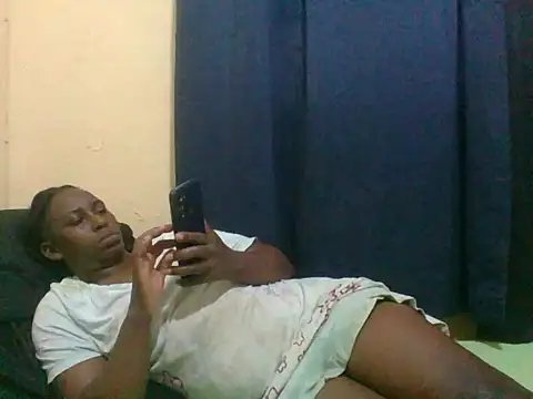 Snapshot of naughty-slender chatting on 06-30-26, 04:46 naughty-slender online show from 06-30-26, 04:46