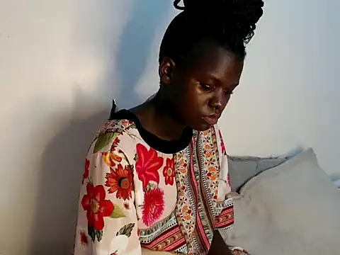 Snapshot of chichie_ chatting on 05-31-26, 01:25 chichie online show from 05-31-26, 01:25