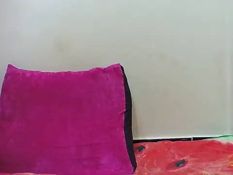 Snapshot of Sexyhotgal5 chatting on 06-11-26, 06:17 Sexyhotgal5 online show from 06-11-26, 06:17