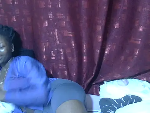 Snapshot of pretty_ebby chatting on 06-16-26, 02:09 pretty ebby online show from 06-16-26, 02:09