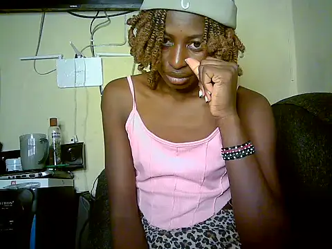 Snapshot of Therry-heart chatting on 06-20-26, 04:04 Therry-heart online show from 06-20-26, 04:04