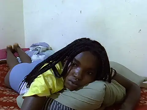 Snapshot of princess_scovia chatting on 06-16-26, 11:40 princess scovia online show from 06-16-26, 11:40