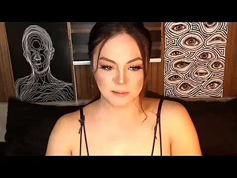 Snapshot of AmberMoorets chatting on 07-16-26, 02:39 AmberMoorets online show from 07-16-26, 02:39