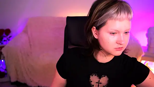 ViolettWoods online show from 07-12-26, 06:48