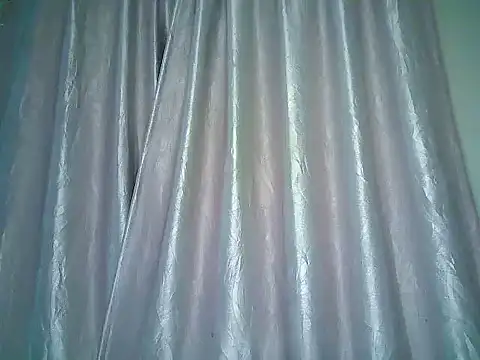 Snapshot of Slim_shy chatting on 06-14-26, 05:31 Slim shy online show from 06-14-26, 05:31