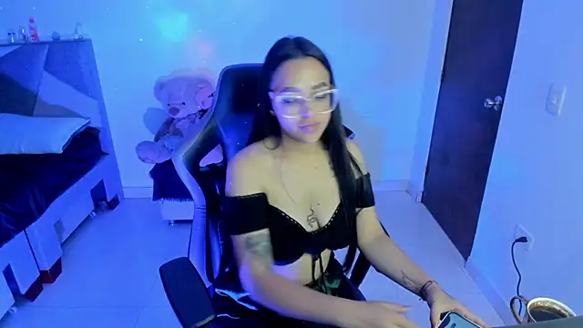 Snapshot of Spicydollx_1 chatting on 07-20-26, 06:28 Spicydollx 1 online show from 07-20-26, 06:28