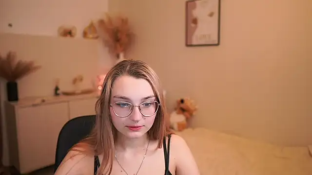 Sophielux18 online show from 05-21-26, 01:18