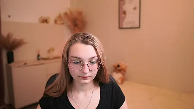 Sophielux18 online show from 05-23-26, 12:31
