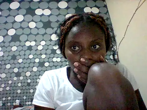 Snapshot of liligal chatting on 06-17-26, 07:48 liligal online show from 06-17-26, 07:48