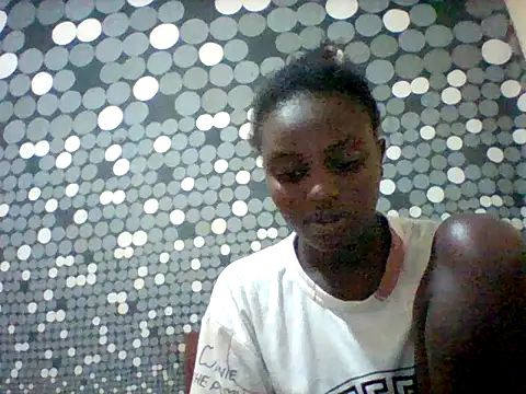 Snapshot of liligal chatting on 06-25-26, 05:23 liligal online show from 06-25-26, 05:23