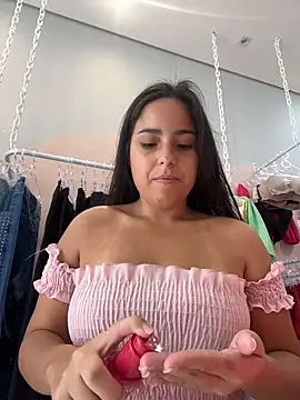 Snapshot of onMelan chatting on 05-20-26, 02:01 onMelan online show from 05-20-26, 02:01