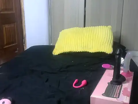 Snapshot of petite_lexiiivv chatting on 07-10-26, 06:17 petite lexiiivv online show from 07-10-26, 06:17