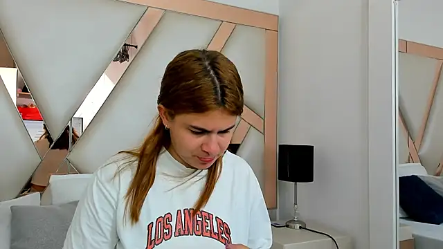AliceCruzz online show from 06-01-26, 12:07