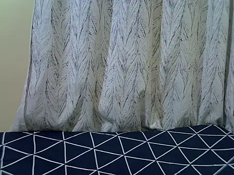 Snapshot of petite_pretti chatting on 06-10-26, 02:34 petite pretti online show from 06-10-26, 02:34