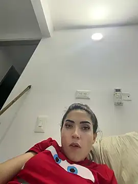 Snapshot of MagdalenaVega chatting on 05-25-26, 02:17 MagdalenaVega online show from 05-25-26, 02:17