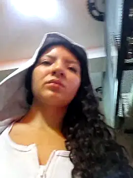 Snapshot of Bella_Jane_hot chatting on 05-22-26, 12:18 Bella Jane hot online show from 05-22-26, 12:18