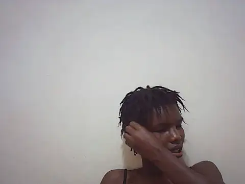 Snapshot of Bootylovet chatting on 05-17-26, 12:19 Bootylovet online show from 05-17-26, 12:19