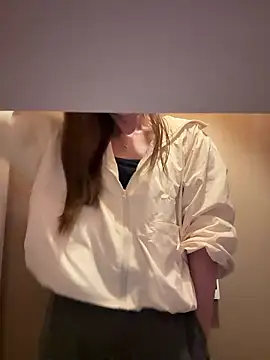 Snapshot of coconayui chatting on 06-08-26, 10:26 coconayui online show from 06-08-26, 10:26