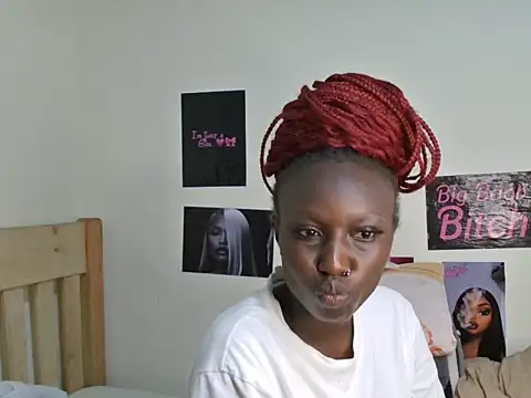 Snapshot of mardhiyah chatting on 07-25-26, 04:26 mardhiyah online show from 07-25-26, 04:26