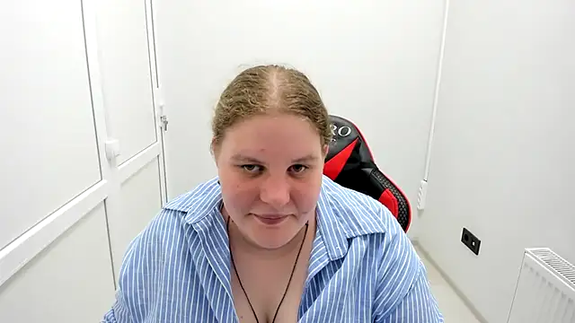 Snapshot of Bella_shyy_ chatting on 06-11-26, 02:04 Bella shyy online show from 06-11-26, 02:04