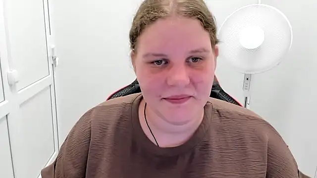 Snapshot of Bella_shyy_ chatting on 07-02-26, 02:01 Bella shyy online show from 07-02-26, 02:01