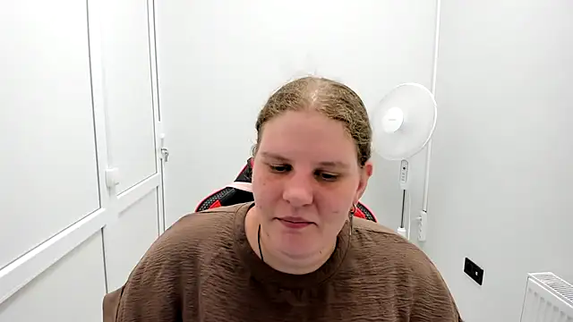 Snapshot of Bella_shyy_ chatting on 07-21-26, 12:29 Bella shyy online show from 07-21-26, 12:29