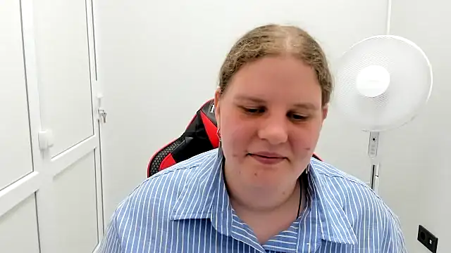 Snapshot of Bella_shyy_ chatting on 07-25-26, 02:25 Bella shyy online show from 07-25-26, 02:25