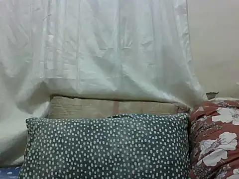Snapshot of Hot-Perryl chatting on 05-18-26, 04:24 Hot-Perryl online show from 05-18-26, 04:24