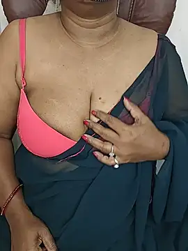 Snapshot of MISS-LOVEV chatting on 06-14-26, 12:52 MISS-LOVEV online show from 06-14-26, 12:52