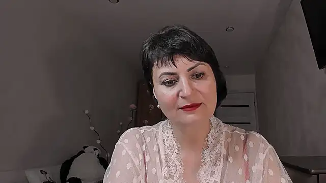 Snapshot of Helen_Beller chatting on 06-01-26, 05:36 Helen Beller online show from 06-01-26, 05:36
