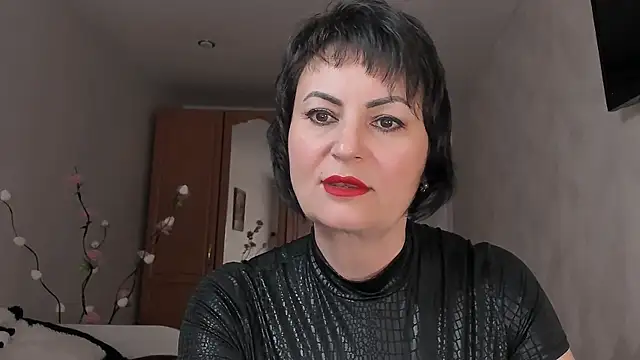 Snapshot of Helen_Beller chatting on 07-14-26, 12:33 Helen Beller online show from 07-14-26, 12:33