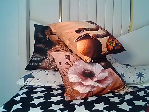 Snapshot of Serena21 chatting on 07-15-26, 01:27 Serena21 online show from 07-15-26, 01:27